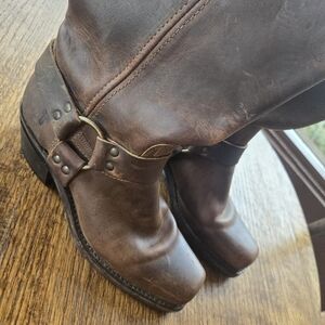 Brown leather Frye Harness 12R boots. Size 8.5, Great Condition!